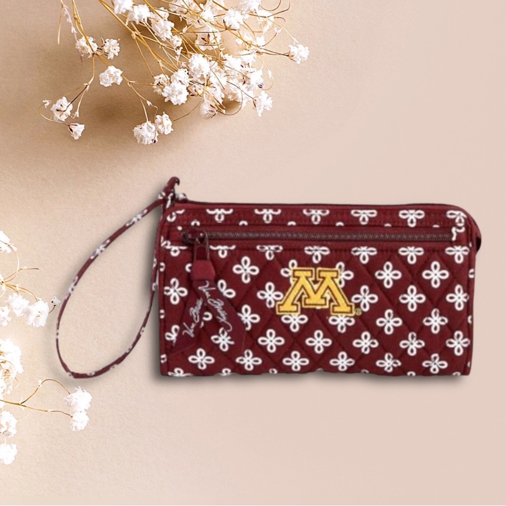 NWT Vera Bradley Collegiate Collection Front Zip Wristlet Minnesota